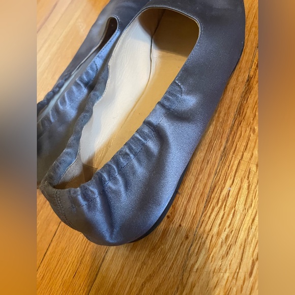 Vera Wang satin ballet flats - Picture 4 of 4